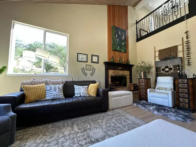 45100 Carmel Valley Road, Greenfield, California 93927
