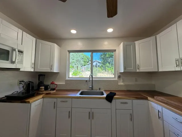 45100 Carmel Valley Road, Greenfield, California 93927