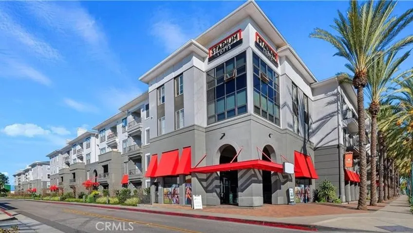 Welcome to Stadium Lofts