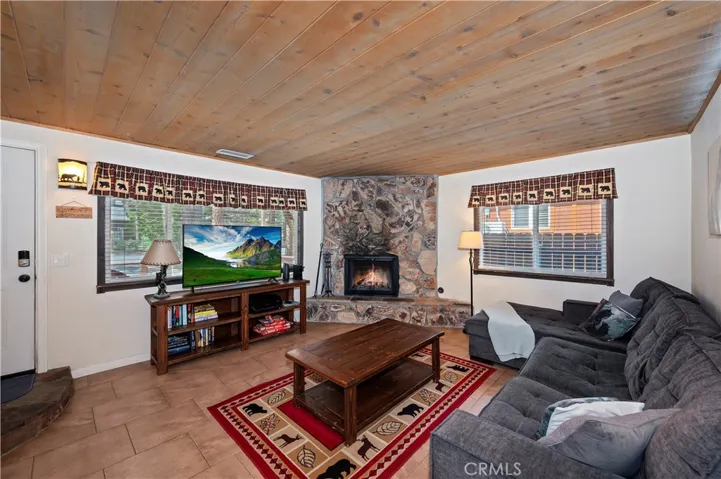 619 Elysian, Big Bear City, California 92314 — photo 5