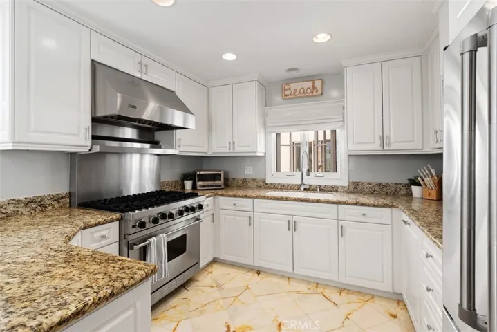 705 1/2 Goldenrod Avenue, Corona Del Mar, California 92625