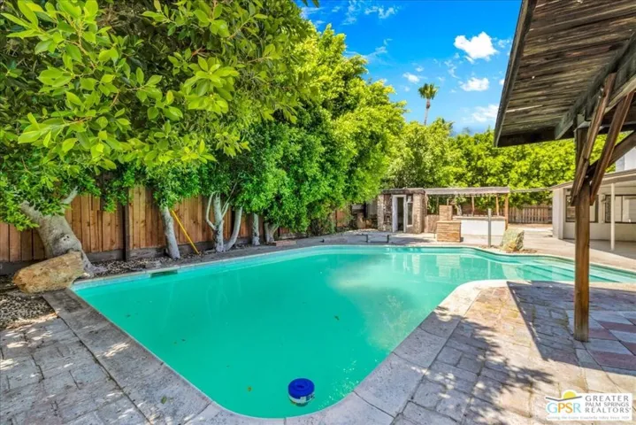 401 E Glen S Circle, Palm Springs, California 92262
