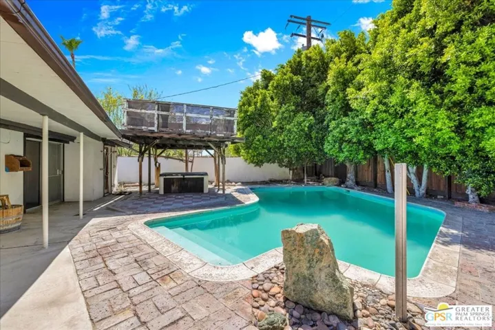 401 E Glen S Circle, Palm Springs, California 92262