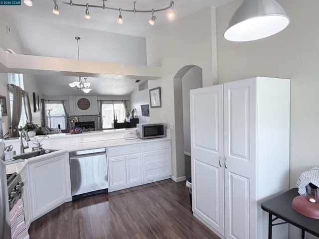 8551 Summer Knoll Way, Elk Grove, California 95624