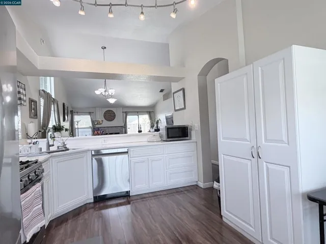 8551 Summer Knoll Way, Elk Grove, California 95624