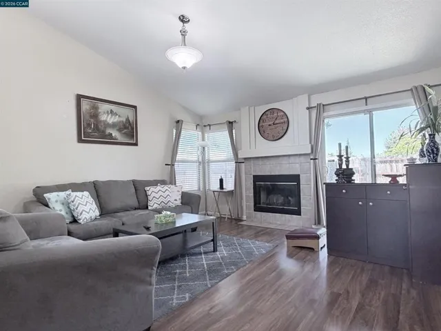 8551 Summer Knoll Way, Elk Grove, California 95624