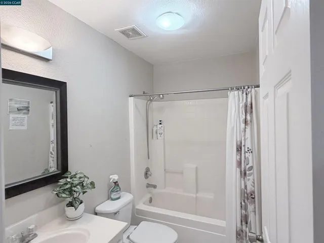 8551 Summer Knoll Way, Elk Grove, California 95624