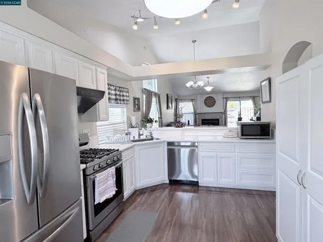 8551 Summer Knoll Way, Elk Grove, California 95624