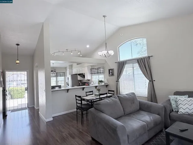 8551 Summer Knoll Way, Elk Grove, California 95624