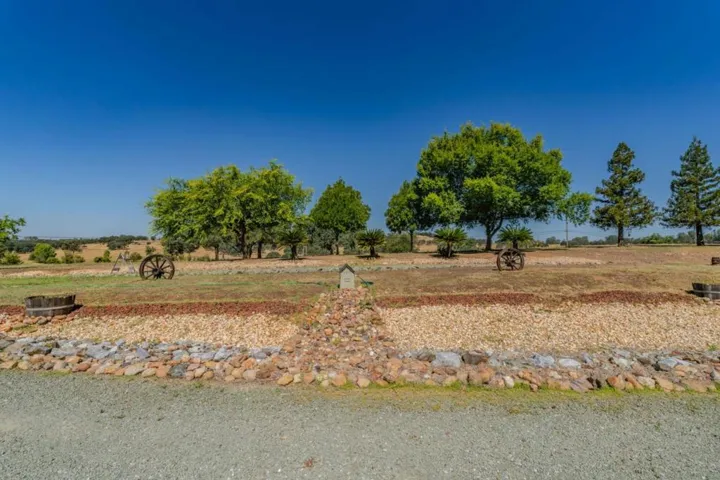 11 Duck Creek Court, Valley Springs, California 95252