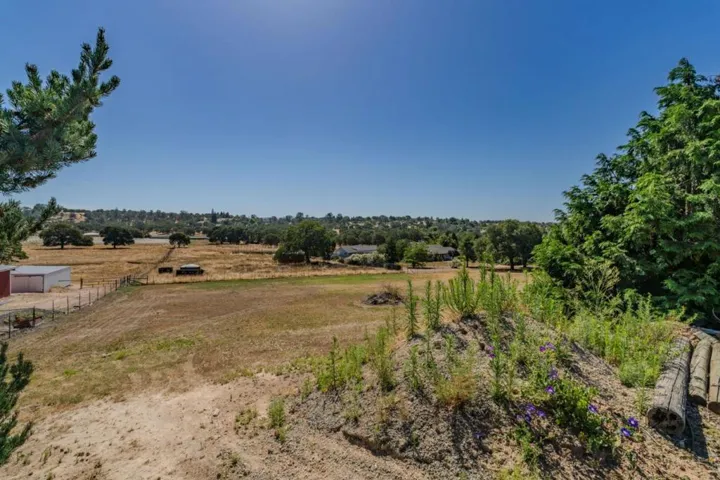 11 Duck Creek Court, Valley Springs, California 95252