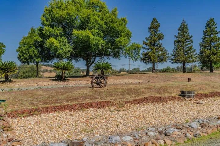 11 Duck Creek Court, Valley Springs, California 95252