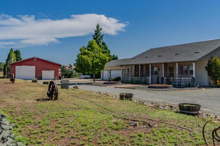 11 Duck Creek Court, Valley Springs, California 95252
