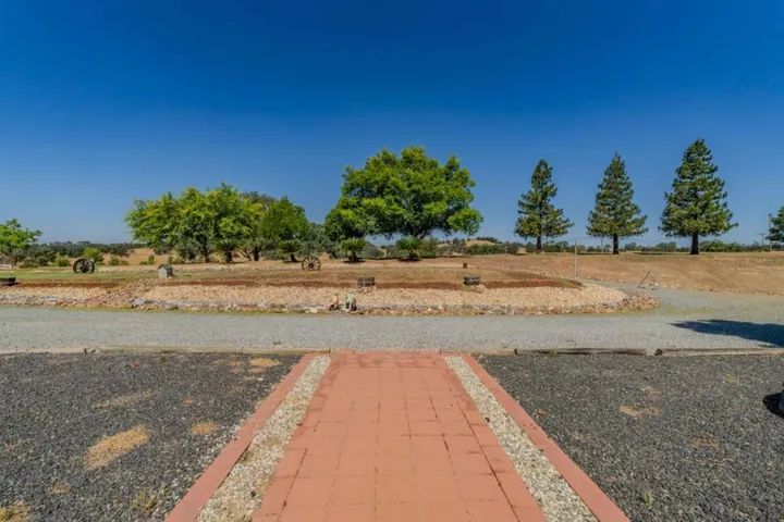 11 Duck Creek Court, Valley Springs, California 95252