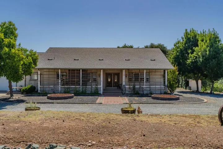 11 Duck Creek Court, Valley Springs, California 95252