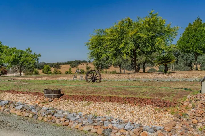 11 Duck Creek Court, Valley Springs, California 95252