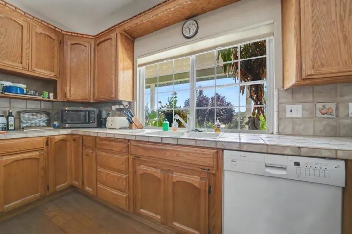 11 Duck Creek Court, Valley Springs, California 95252