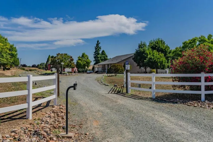 11 Duck Creek Court, Valley Springs, California 95252