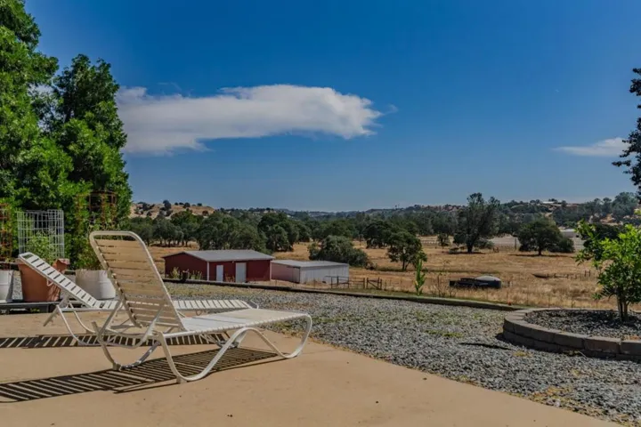 11 Duck Creek Court, Valley Springs, California 95252