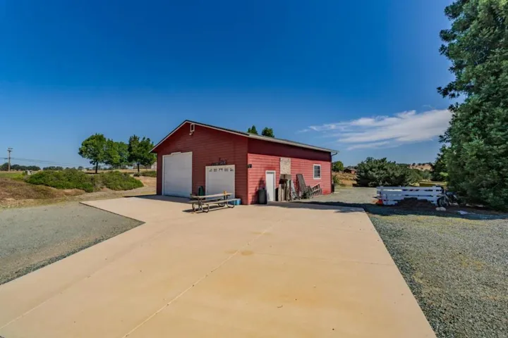 11 Duck Creek Court, Valley Springs, California 95252