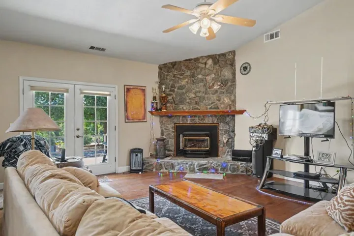 11 Duck Creek Court, Valley Springs, California 95252
