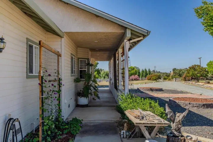 11 Duck Creek Court, Valley Springs, California 95252
