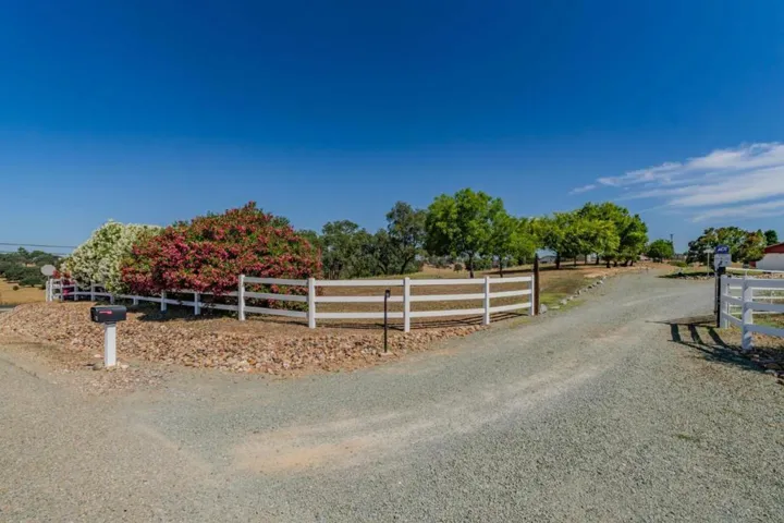 11 Duck Creek Court, Valley Springs, California 95252