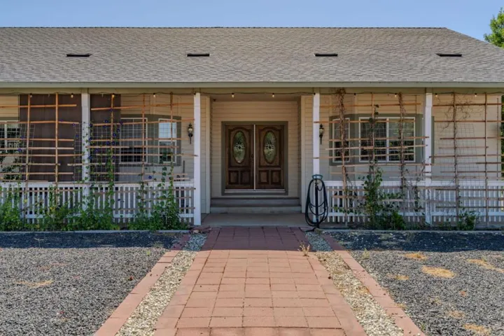 11 Duck Creek Court, Valley Springs, California 95252