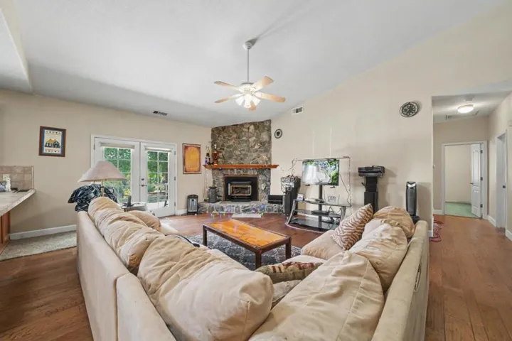 11 Duck Creek Court, Valley Springs, California 95252