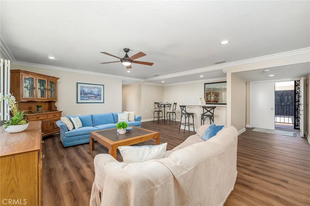 Huge living space with convenient bar!