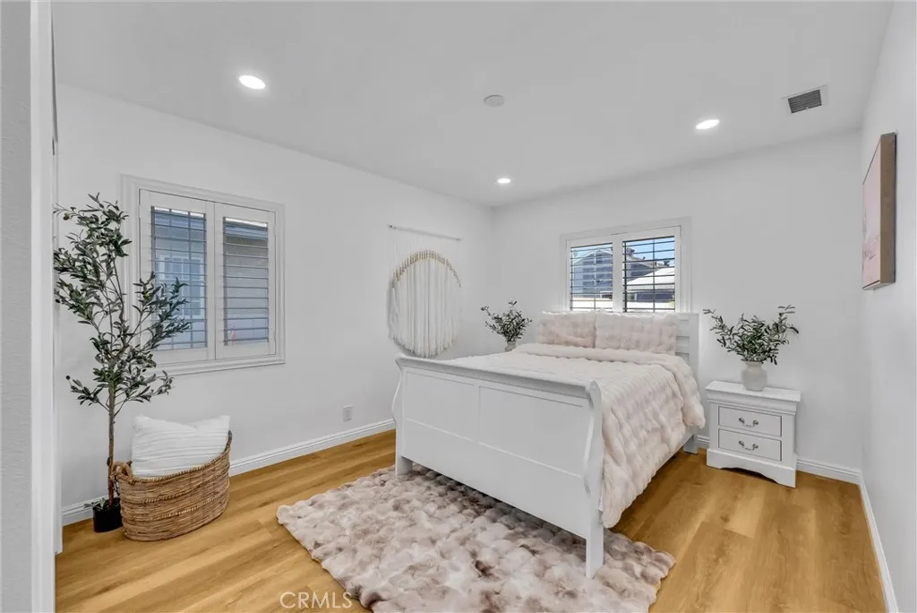 1st downstairs bedroom