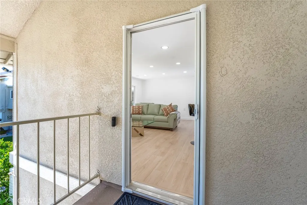 Come in to see 2122 Q!