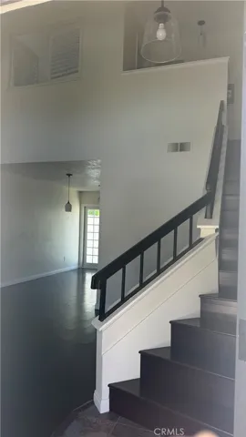Sweeping staircase