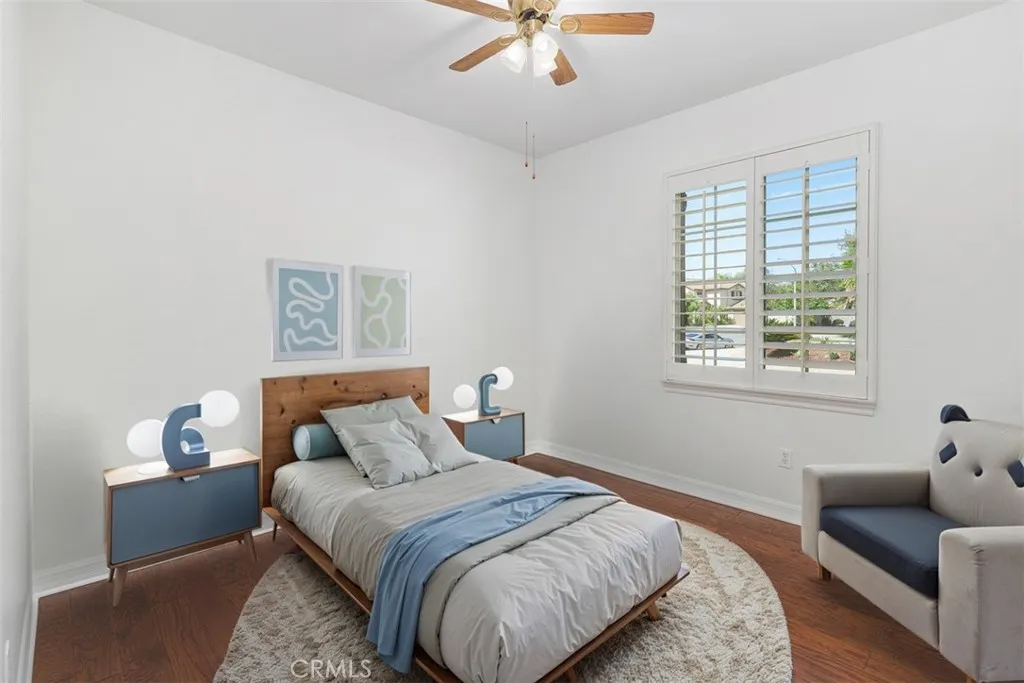 bedroom virtually staged