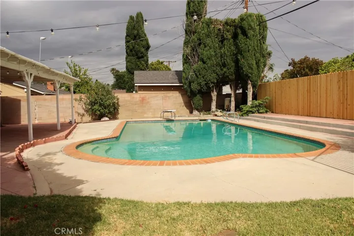 20124 Citronia, Chatsworth, California 91311