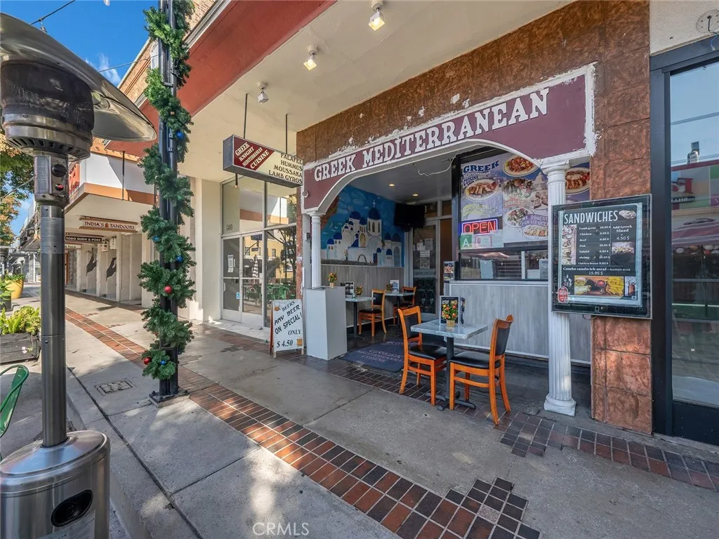 138 N San Fernando Blvd