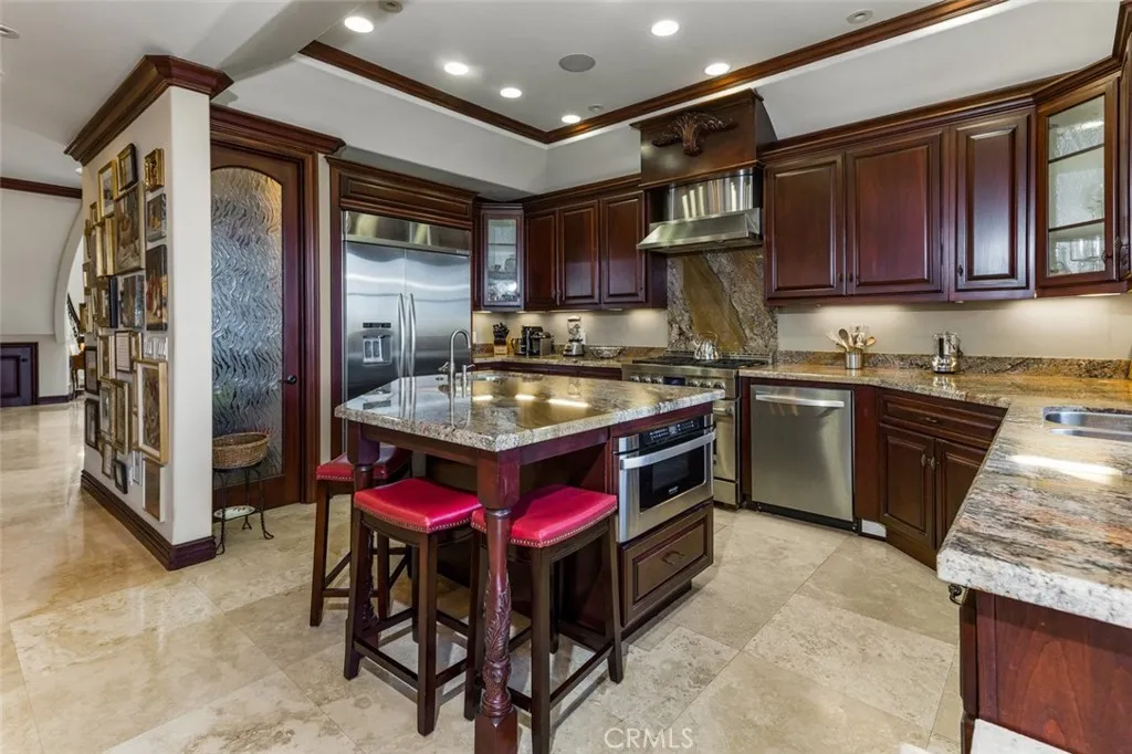 Kitchen with Walk in Pantry