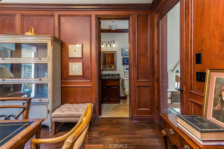Library with custom woodwork