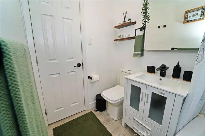 18635 Lanark, Reseda, California 91335