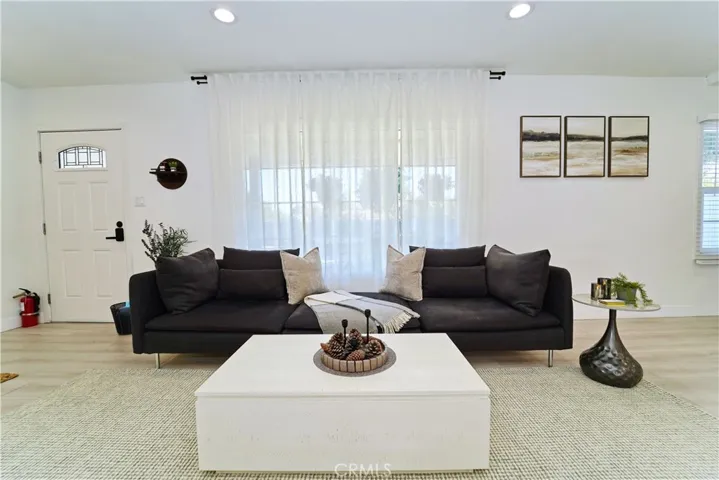 18635 Lanark, Reseda, California 91335