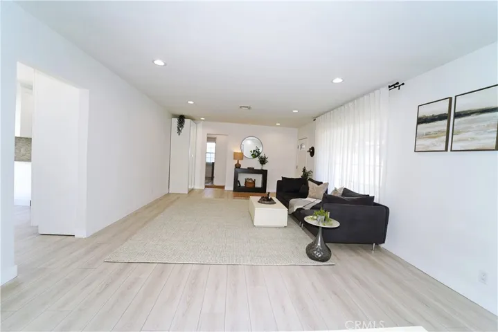 18635 Lanark, Reseda, California 91335