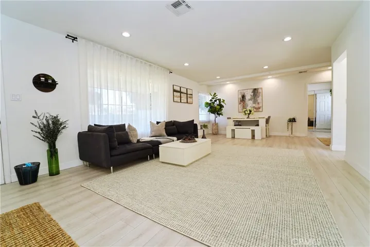 18635 Lanark, Reseda, California 91335