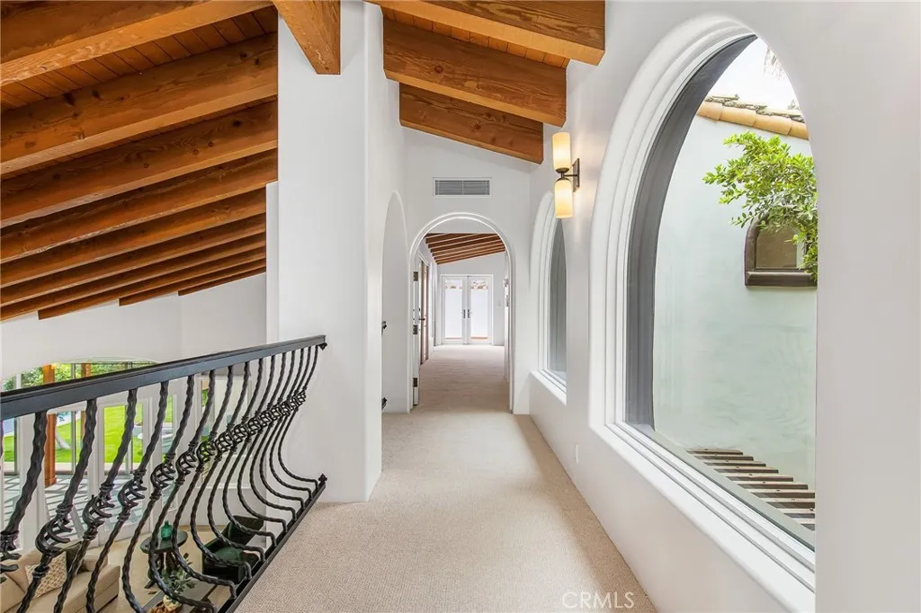 upstairs hallway to 2nd primary