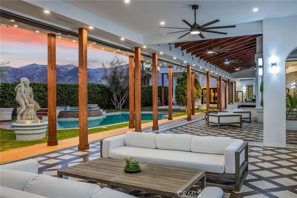 150+ foot indoor/outdoor
