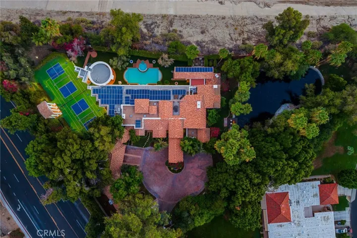 This house is ENTIRELY private.