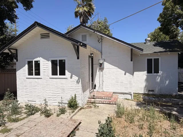 1505 Victoria Drive, Modesto, California 95351