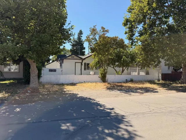 1505 Victoria Drive, Modesto, California 95351