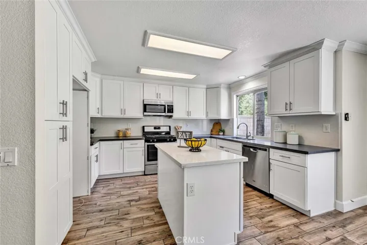 Kitchen with Island
