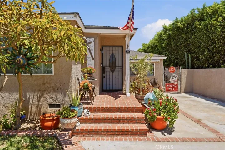 Welcome to 414 Gulf Avenue, where charming curb appeal, a welcoming front entry, and move-in ready comfort create the perfect placce to call home.