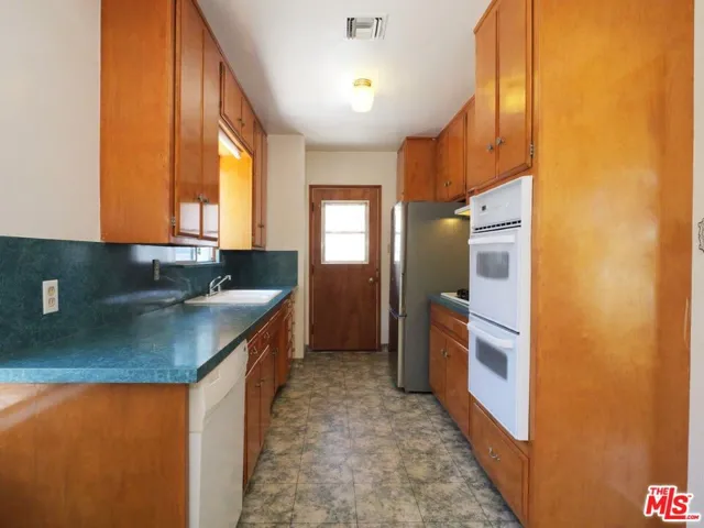 3179 Marwick Avenue, Long Beach, California 90808
